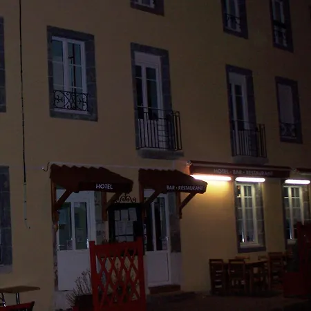 لا فييل أوبيرج بيت ريفي Saint-Privat-dʼAllier