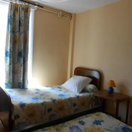 لا فييل أوبيرج بيت ريفي Saint-Privat-dʼAllier